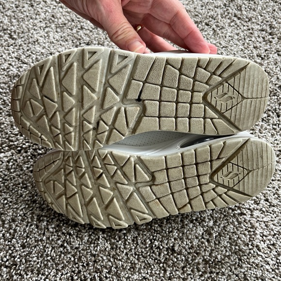 Skechers | Girls' UNO Gen1 Memory Foam Sneakers | White | Size 13 - Picture 5 of 11